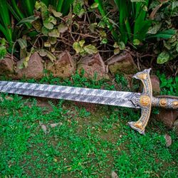 hand forged damascus steel, knights templer long sword with leather sheath