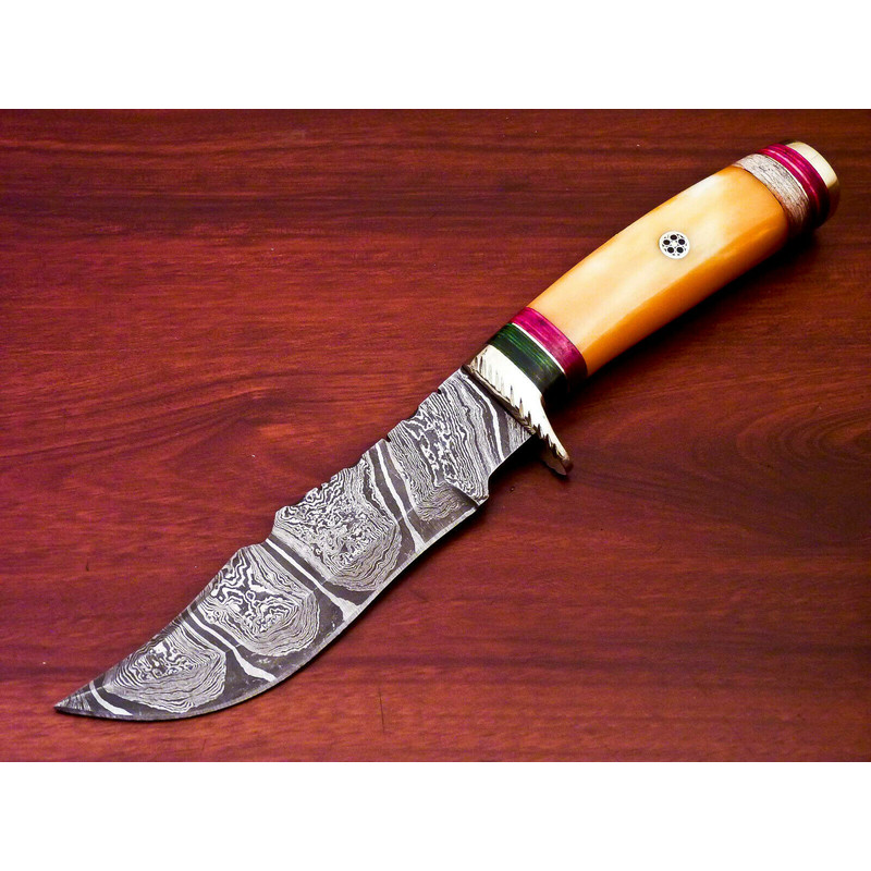 Beautifull Damascus Knife.jpg