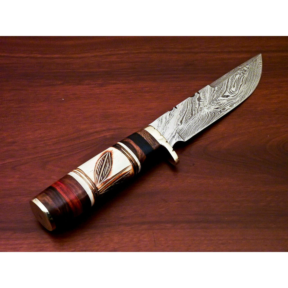Superb Damascus Knife.jpg