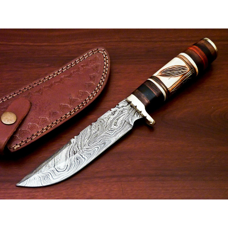 Damascus Fixed Blade Knife.jpg