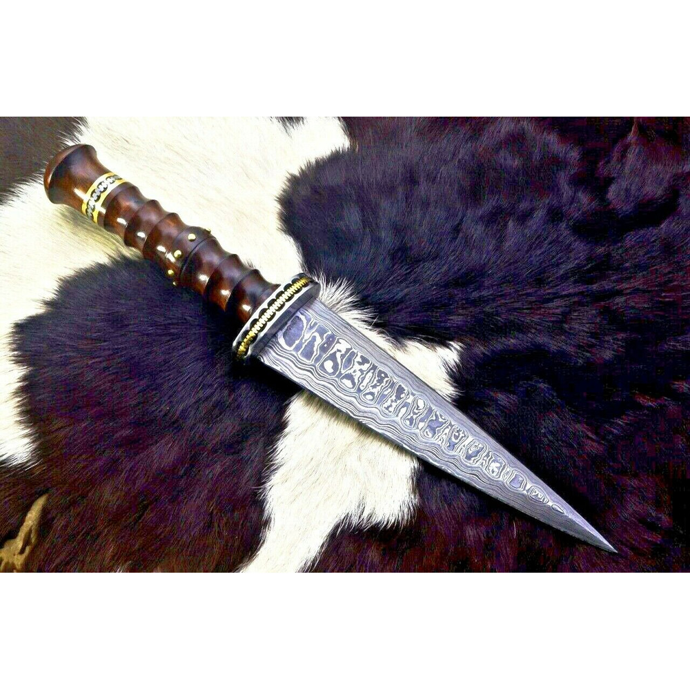 Damascus Knife.jpg