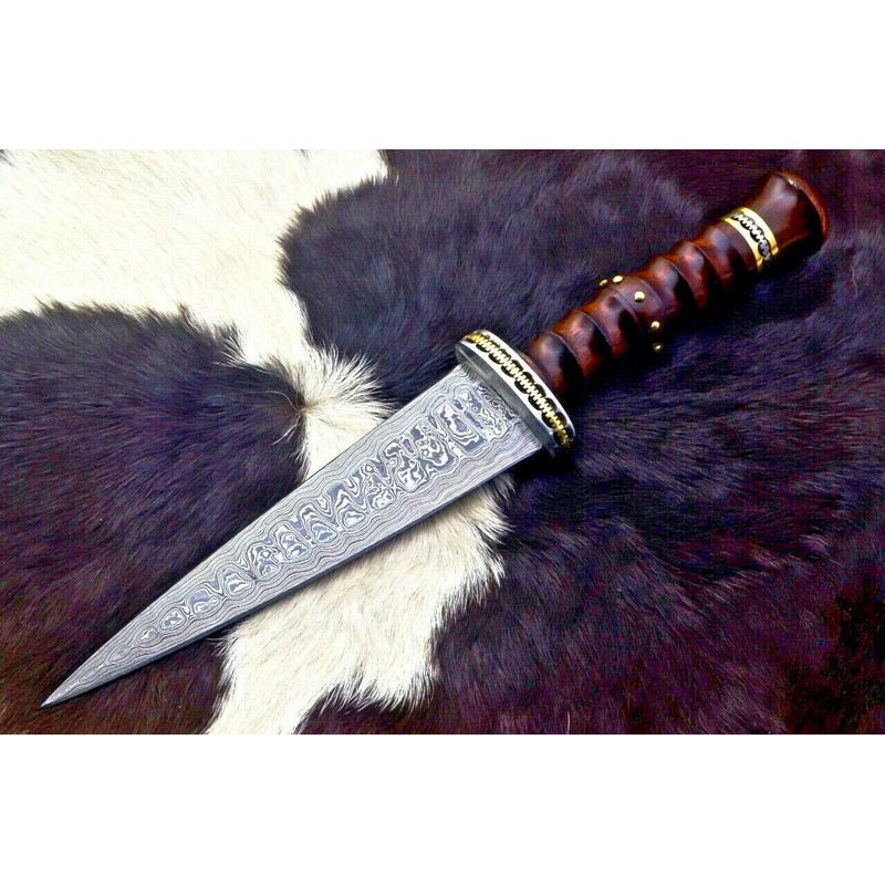 Fixed Blade Knife.jpg