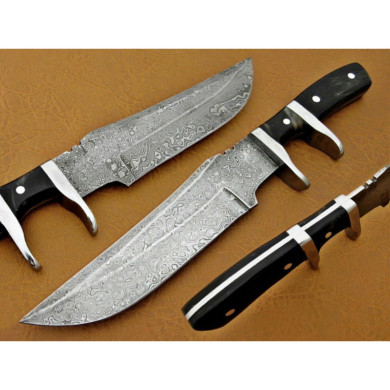 Damascus Skinner Knife.jpg