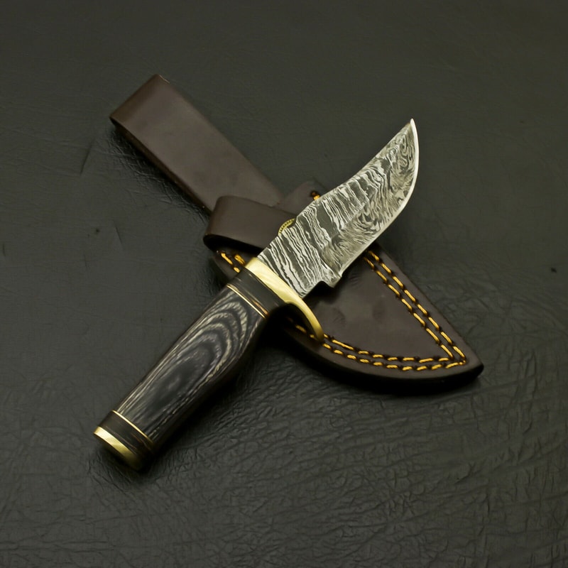 Fabolous Damascus Knife.jpg