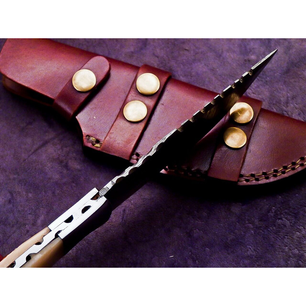 Damascus Blade Knife.jpg