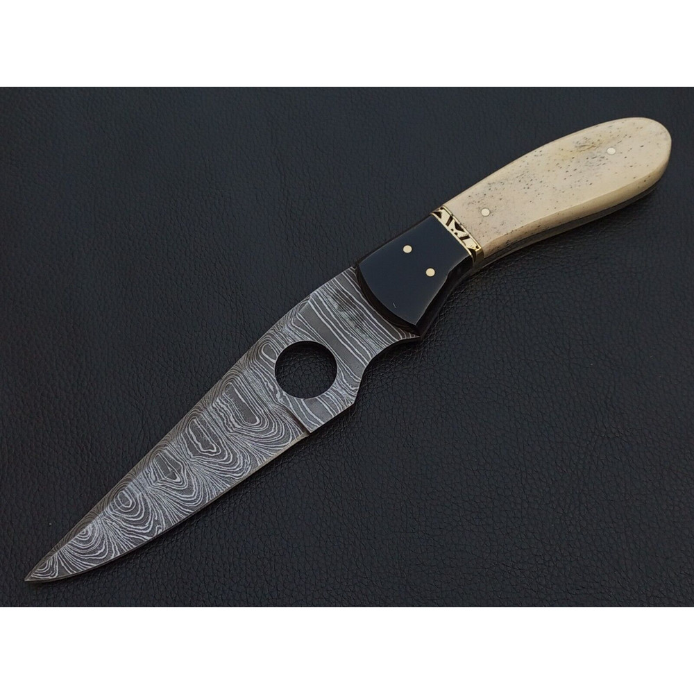 Damascus Skinner Knife.jpg