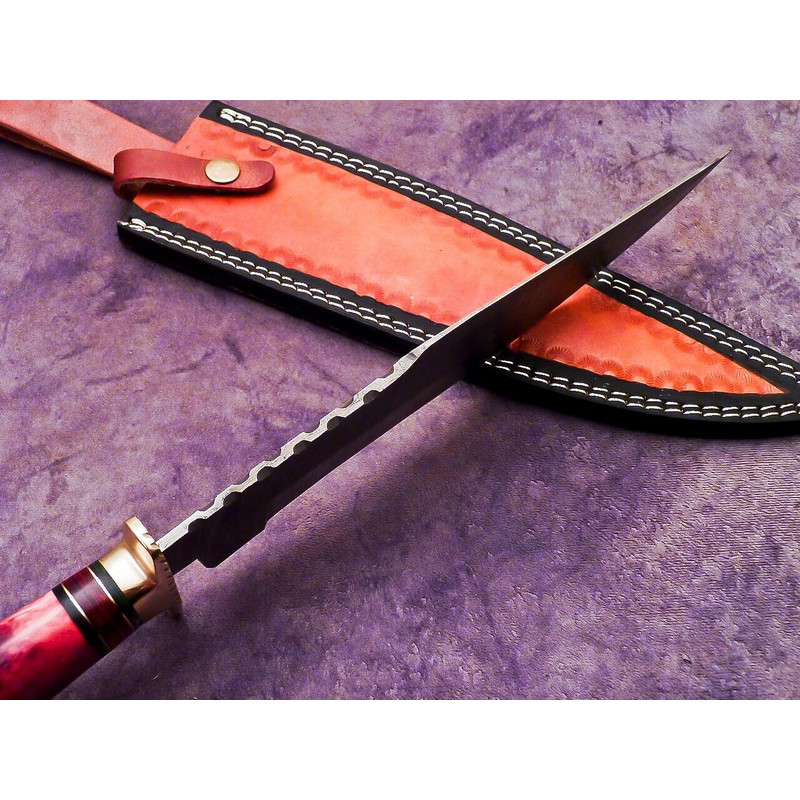 Damascus Blade Knife.jpg