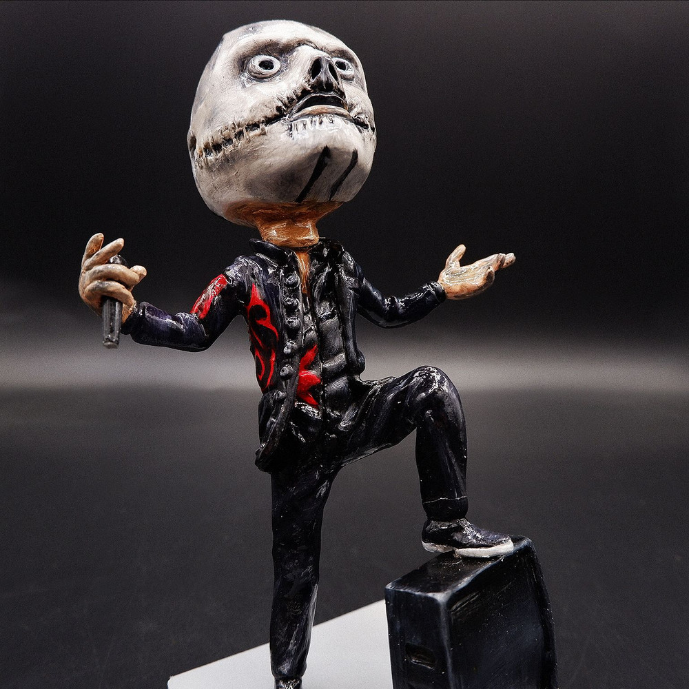 Figure 110 Slipknot Corey Taylor 2