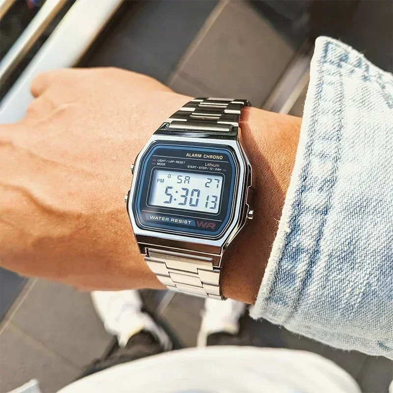 Retro Luxury Digital Watch For Men And Women Waterproof Stainless Steel Sports Military Wrist Watch 2