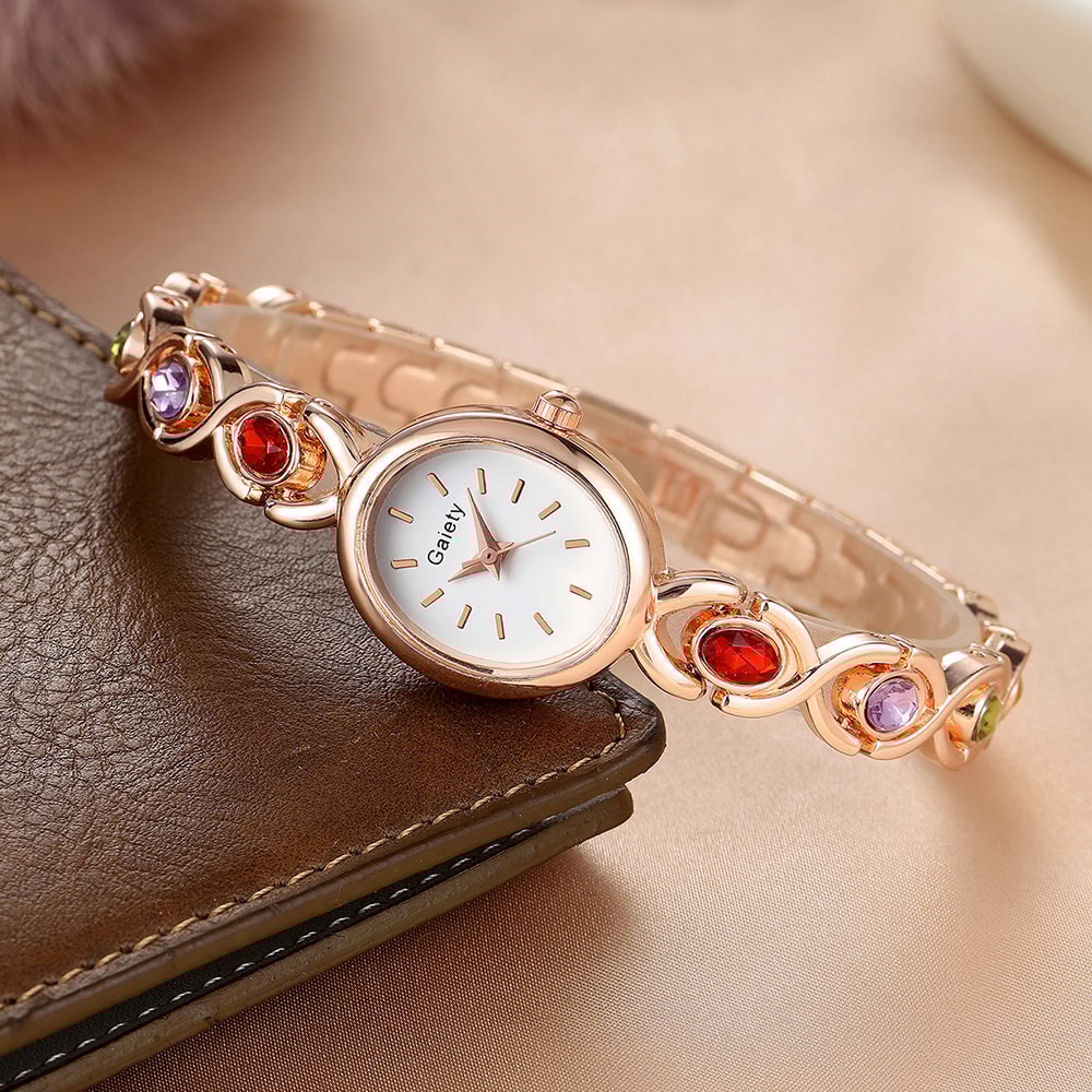 Elegant Temperament Line Scale Ladies Fashion Watch Luxury Rhinestone Oval Quartz Dial 2