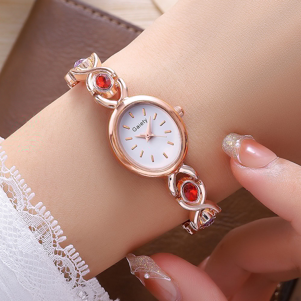 Elegant Temperament Rhinestone Quartz Watch For Ladies Retro Oval Dial Fashion Casual Timepiece 0
