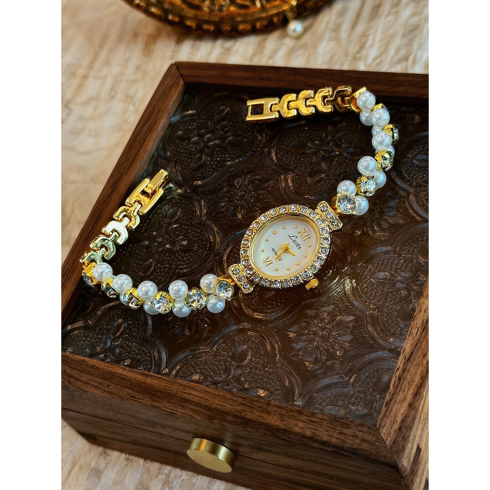 Elegant Vintage Womens Watch With Pearl Rhinestone Inlays Oval MotherOfPearl Dial For Daily Wear An 1