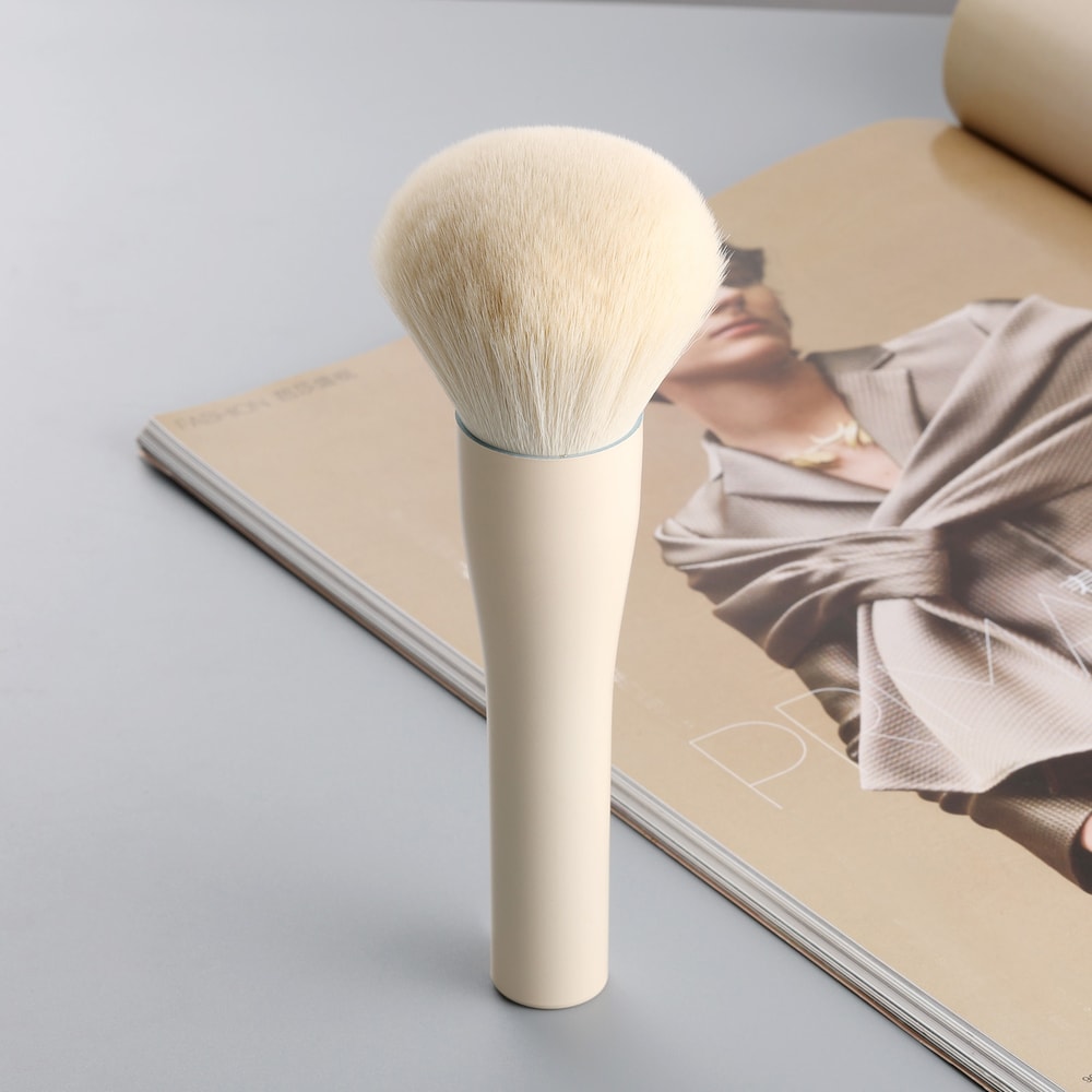 Quality Large Powder Brush Professional Makeup Brush For Flawless Application 0