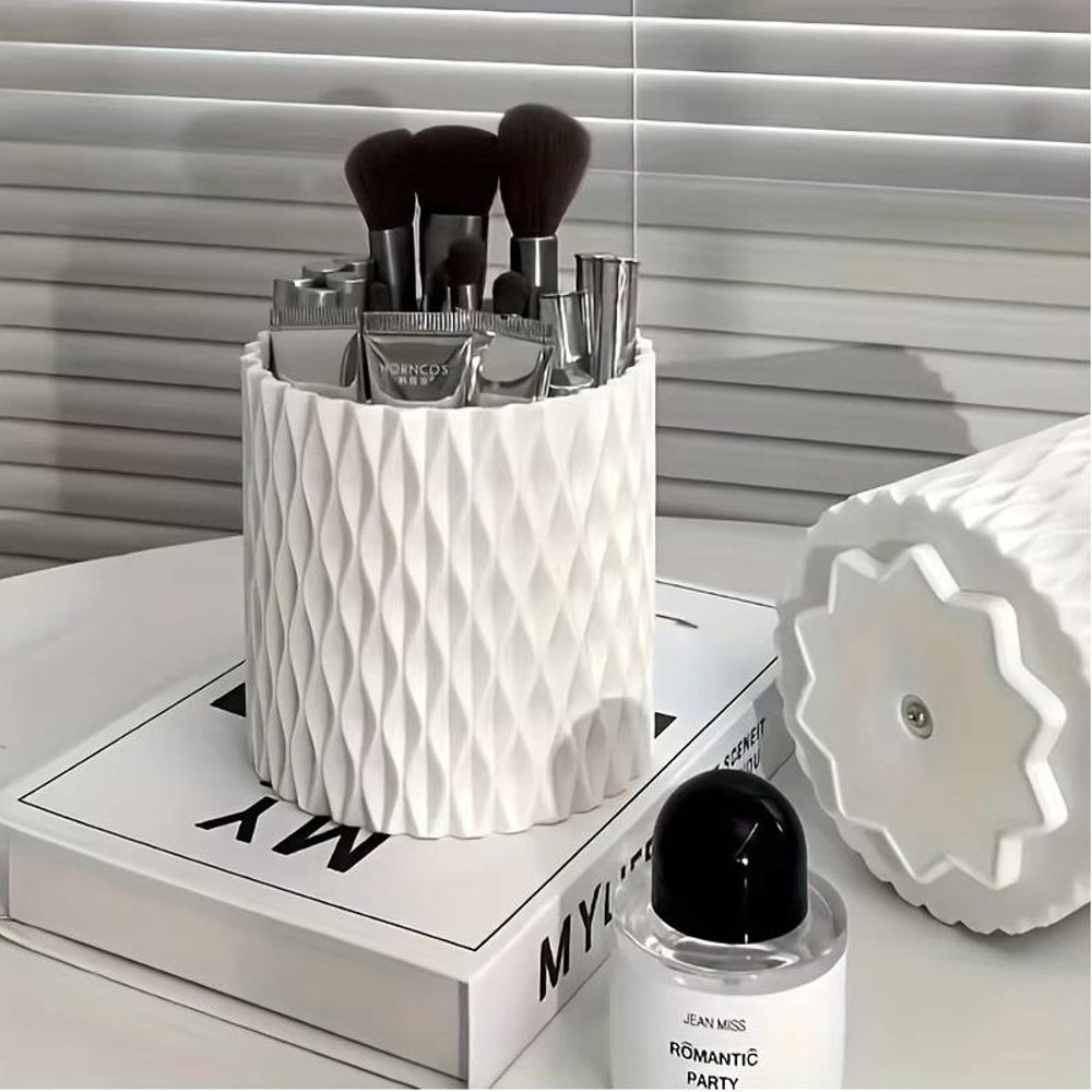 Portable Brush Storage Lipstick Eyebrow Pencil Holder Large Capacity Makeup Brush Bucket 1