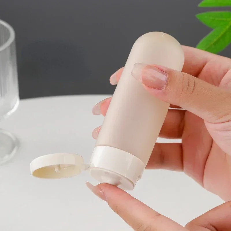 Cylindrical Squeeze Bottles for Travel, Portable Plastic Tubes Bottling Bottle, Empty Cosmetic Bottle for Shampoo