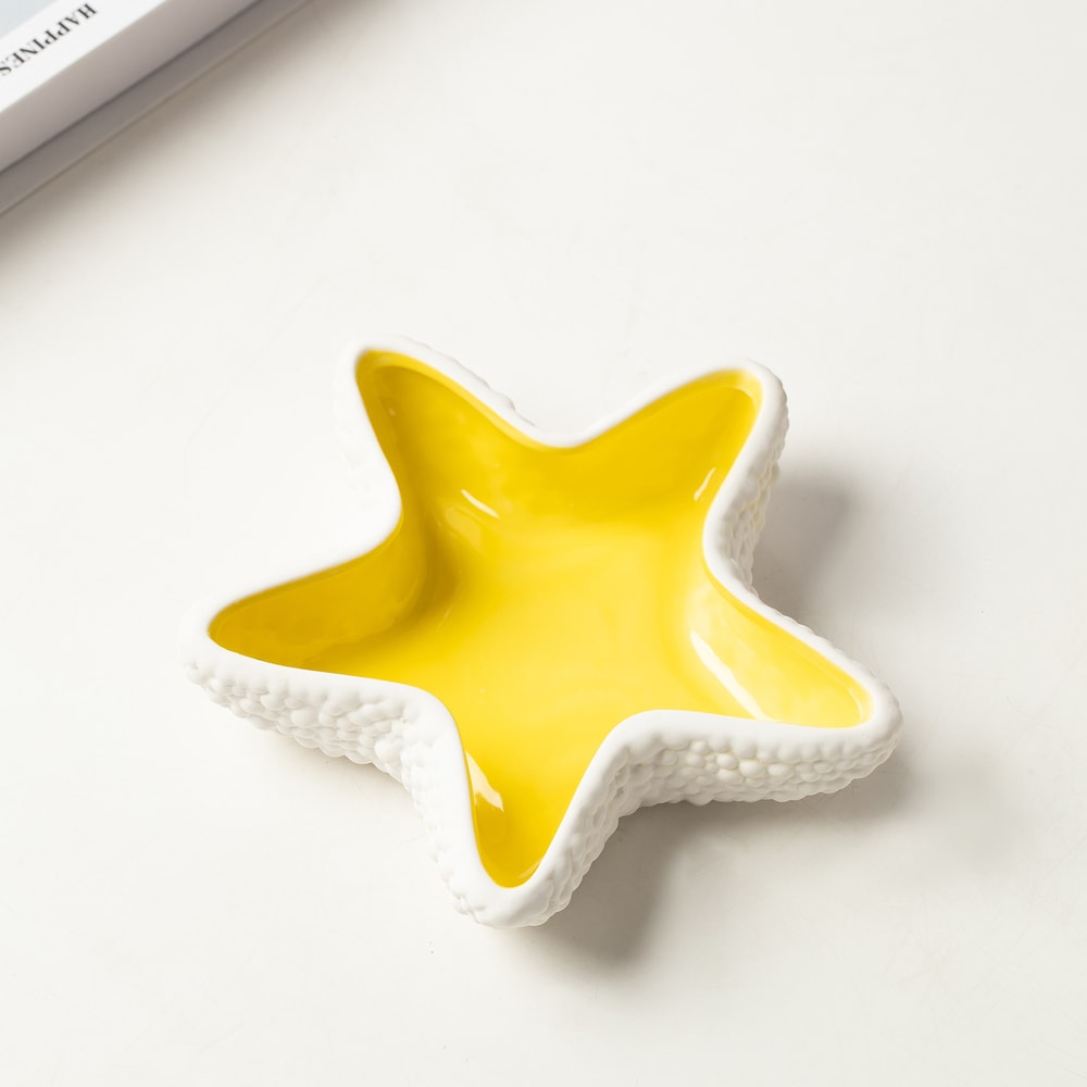 Unique 3D Starfish Ceramic Cigar Ashtray, Modern White Ceramic Trinket Display Tray, Custom Home Living Room Decoration
