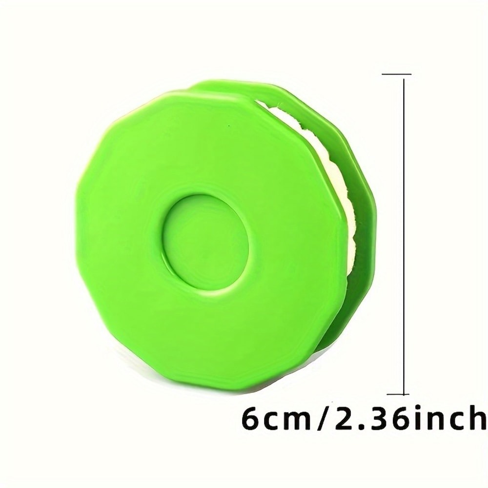 Portable Bike Chain Lubricant Oiler, Anti-Rust Tool, Durable Green PP Plastic for All-Weather Protection