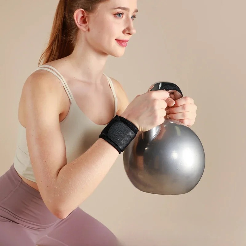 Adjustable Wrist Wrap for Badminton and Gym Training, Lightweight for Men and Women