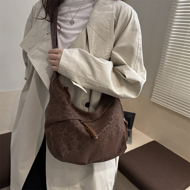 Leopard Print Crossbody Bag for Women, Large Capacity Hobo Shoulder Bag for Casual Outfit