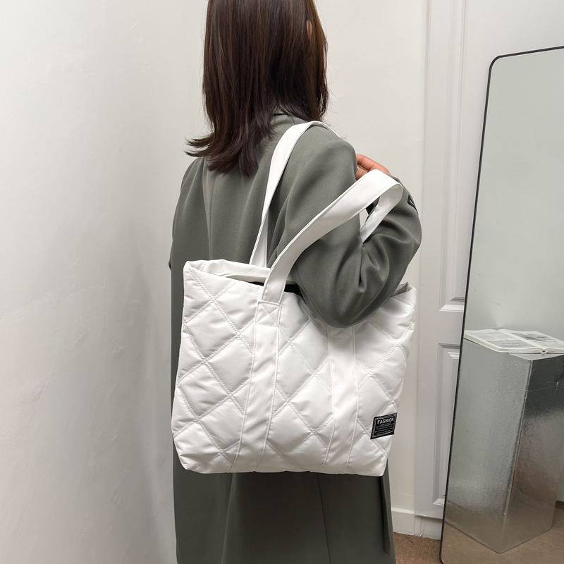 New Shoulder Bag, Fashionable Large Capacity Nylon Cloth Women's Handbag for Street Trends