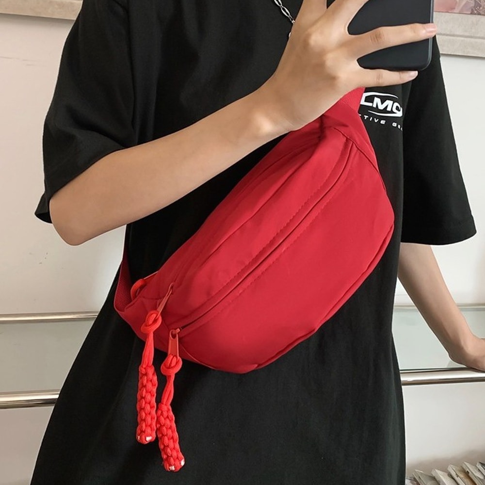 Lightweight Unisex Sports Crossbody Bag Adjustable Chest Bag For Travel Running And Workouts 2