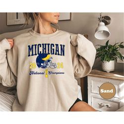 michigan football vintage style crewneck sweatshirt, university football trendy college throwback shirt, vintage michiga