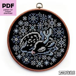 Christmas deer and snowflakes cross stitch pattern PDF, easy Christmas ornament, modern cross stitch pattern