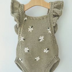 newborn knitted romper with flowers, newborn knitted outfit, knitted romper, newborn photography prop, outfit, bodysuit