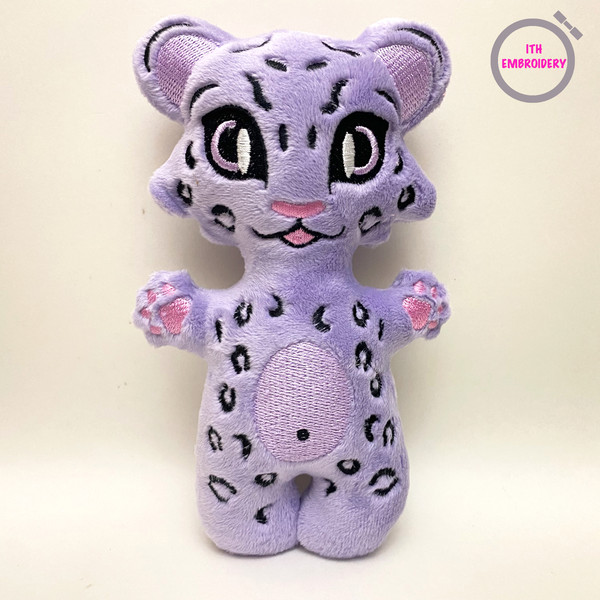 Leopard_Snow-stuffed-ith-pattern-applique-machine-embroidery-design.jpg