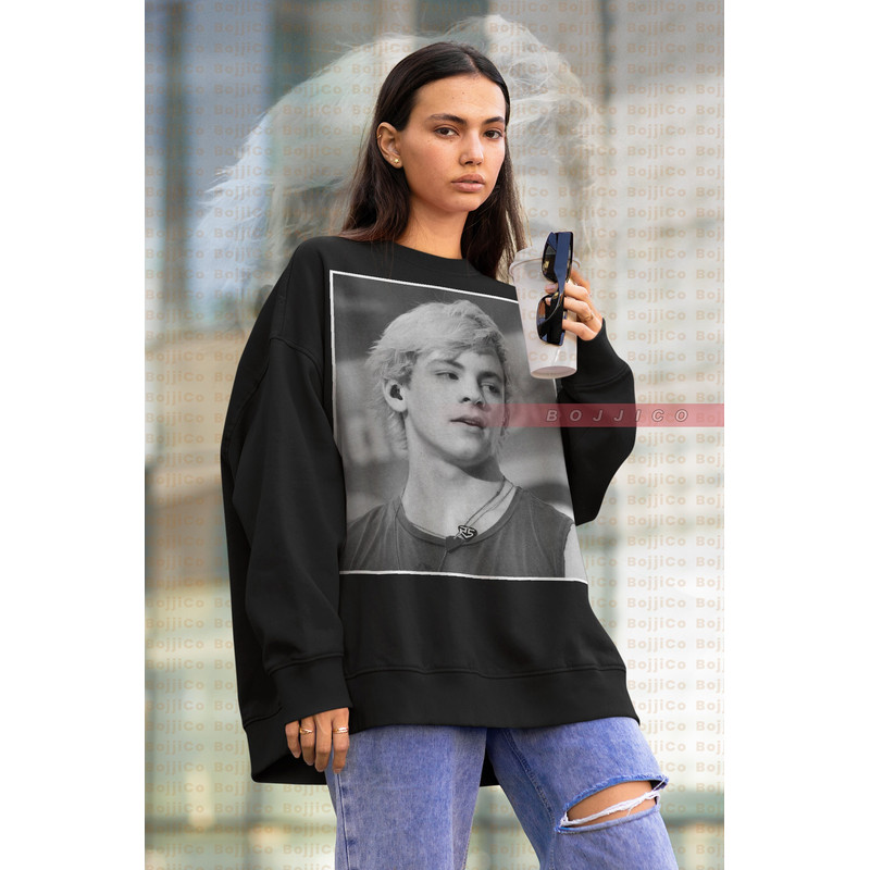 ROSS LYNCH Vintage Sweatshirt, Ross Shor Lynch Sweatshirt, R5 Lynch, Sabrina Sweatshirt, Austin Lynch Sweatshirt, Riker Lynch, Ryland Lynch-4.jpg