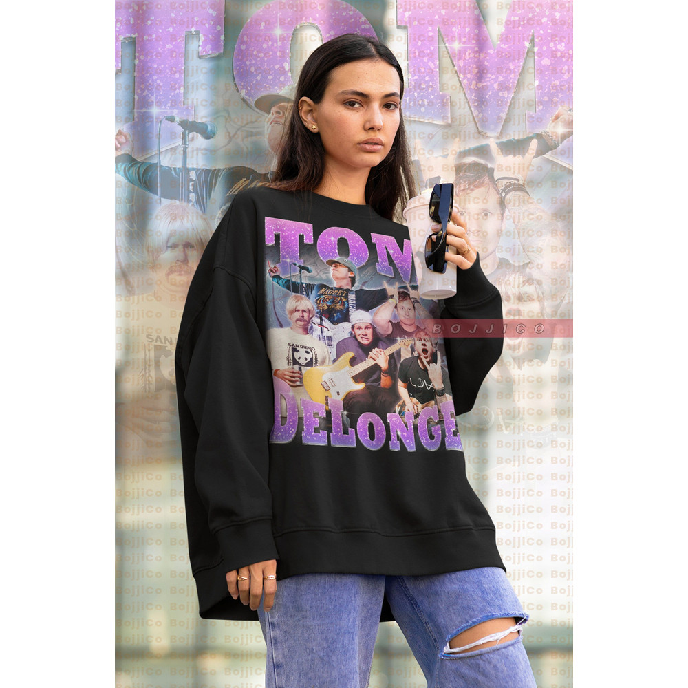 TOM DELONGE Vintage sweatShirt Tom DeLonge Homage sweater Tom DeLonge Fan Tees Tom DeLonge Retro 90s Sweater Tom DeLonge Merch Gift.jpg