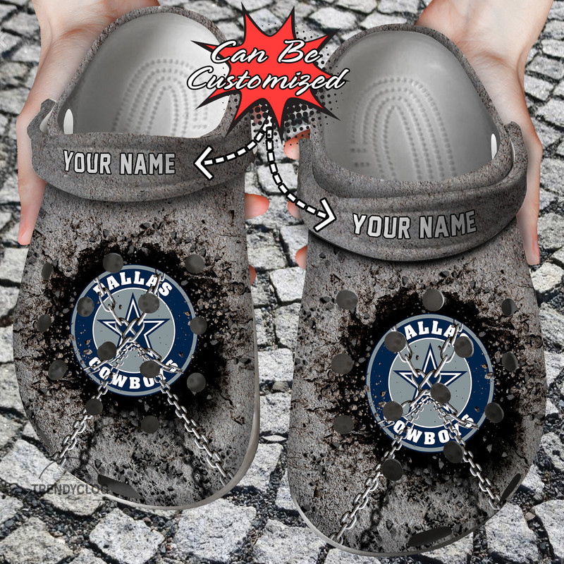 Football Crocs Dcowboys Personalized Chain Breaking Wall Clog Shoes.jpg