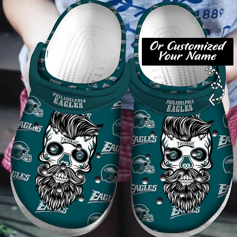 Personalized Football Crocs - Skull & Crossbones Man P.Eagles Crocs.jpg