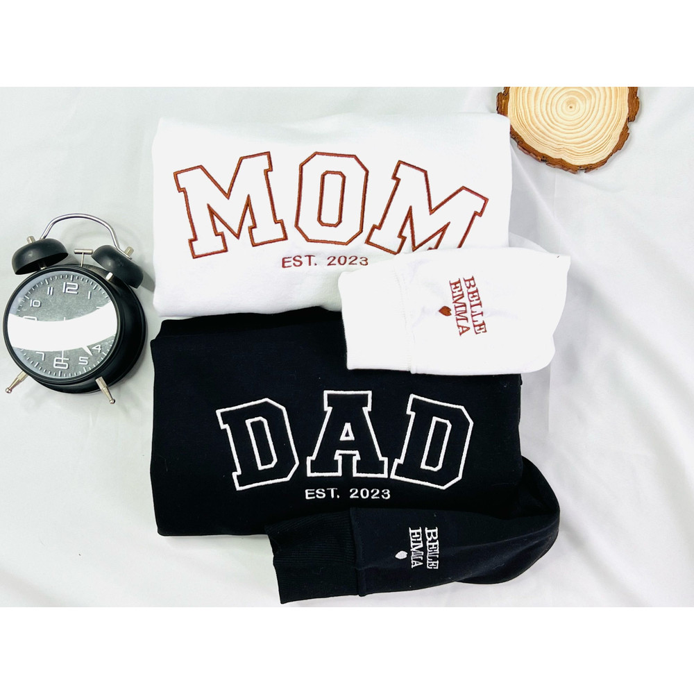 Mom Dad EST Embroidered Mama With Custom Names Sweatshirt.jpg