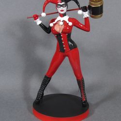 Harley Quinn figurine (Bianca Beauchamp cosplay)