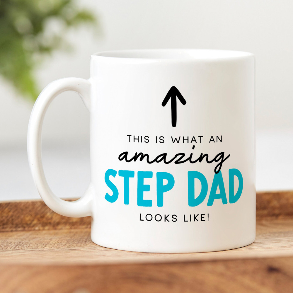 Funny Step Dad Mug, This Is What An Amazing Step Dad Looks Like - Personalised Gift, Birthday Gift, Best Step Dad Gift, Father's Day Gift.jpg