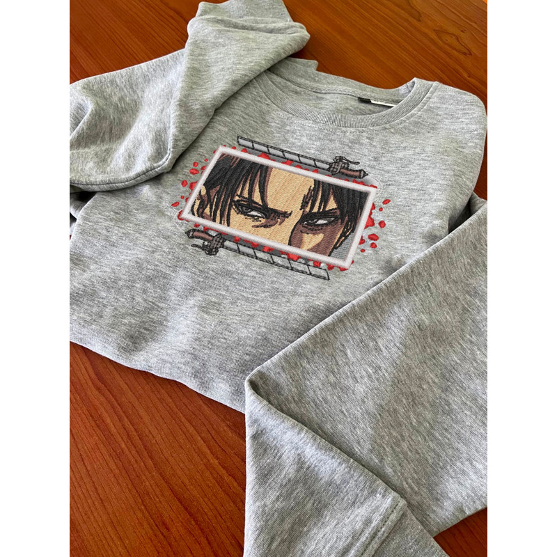 LEVI SWORDS FRAME ANIME Embroidered Sweat4.jpg