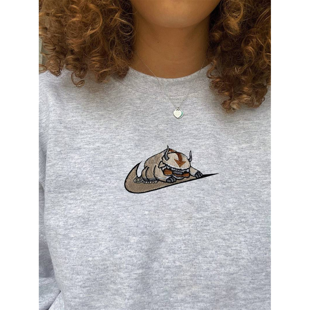 Nike Appa Cute Embroidered Sweatshirt, Nike Embroidered T-shirt, Nike Embroidery Polo Shirt.jpg