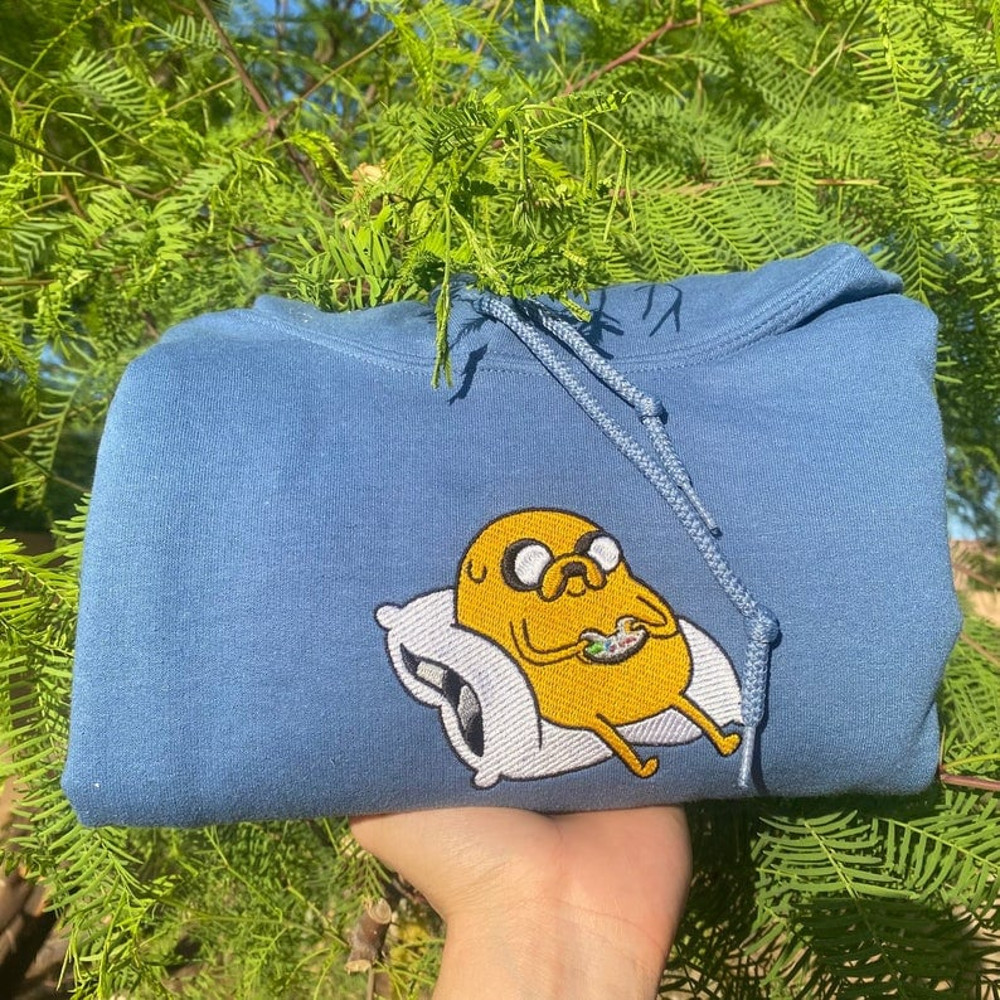 Chill Jake Gaming Embroidered Sweater, Personal Cartoon Gift Hoodie, Y2K Adventure Time Stitched T-shirt, Jake the Dog Video Game Aesthetic1.jpg