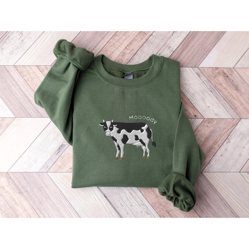 Embroidered Cow Sweatshirt, Moody Cow Crewneck, Embroidered Cow Sweater, Gift for Cow Lovers, Cottage Farm Animal Embroidery, Unisex Shirt.jpg
