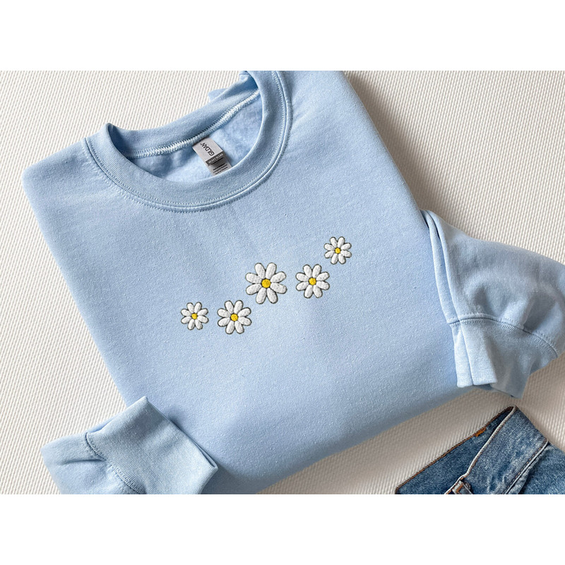 Embroidered Floral Daisy Sweatshirt, Embroidered Daisy Shirt, Embroidered Flower Sweater, Daisy Crewneck Embroidery, Gift for herbestfriend 3.jpg