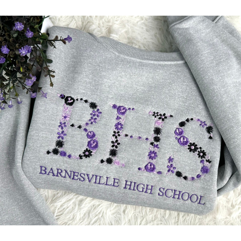 Personalized Floral Letter University Sweatshirt Embroidered Flower Letter College Crewneck Tshirt Sweatshirt Gift for Family Friend College.jpg