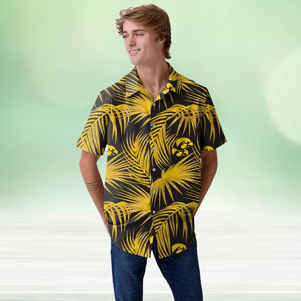 Iowa Hawkeyes Hawaiian Button Up Shirt.jpg