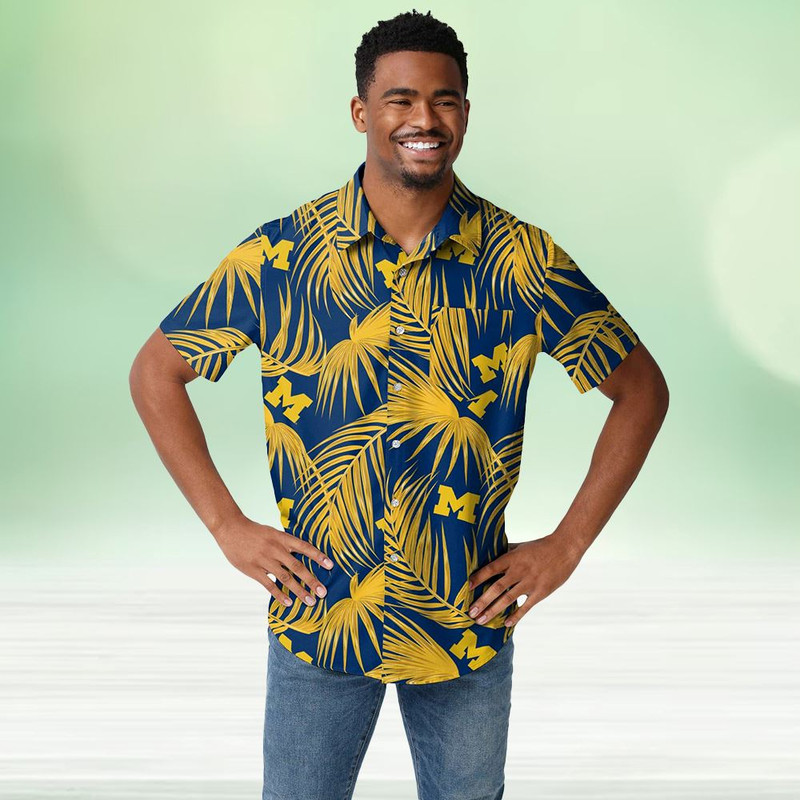 Michigan Wolverines Hawaiian Button Up Shirt.jpg