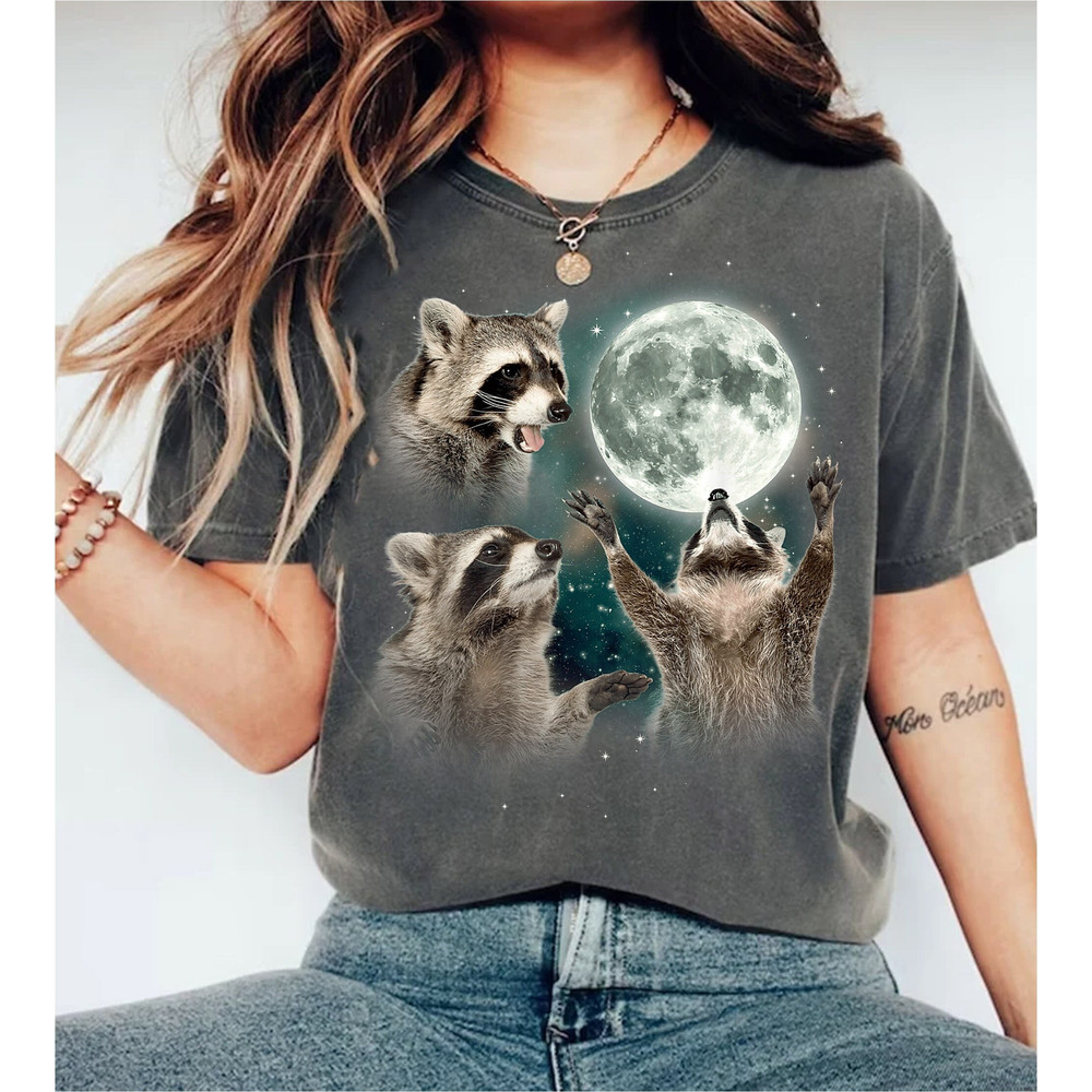 Retro Raccoon howling at the moon shirt,Cute Animals Raccoon Lover,Funny Raccoon With Moon comfort colors shirt,Racoon Meme Gift.jpg