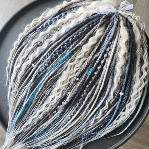 D.E dreadlocks, braids and curl.