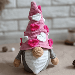 Crochet Pattern Valentine Gnome