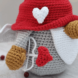 crochet pattern valentine cupid gnome