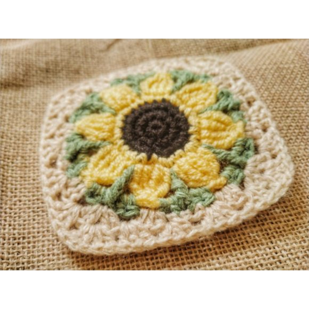 Sunflower-Granny-Square-Pattern-Graphics-12460387-1-1-580x435.jpeg