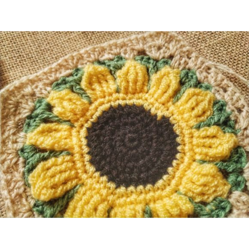 Sunflower-Granny-Square-Pattern-Graphics-12460387-2-580x435.jpeg
